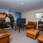 Luxury With Private Pool, Gym & Leisure By Gale Lm25 Villa