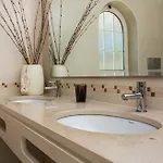 Villa Luxury With Private Pool, Gym & Leisure By Gale Lm25 *