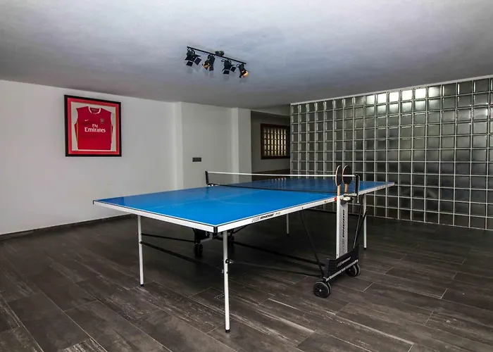 Luxury With Private Pool, Gym & Leisure By Gale Lm25 *