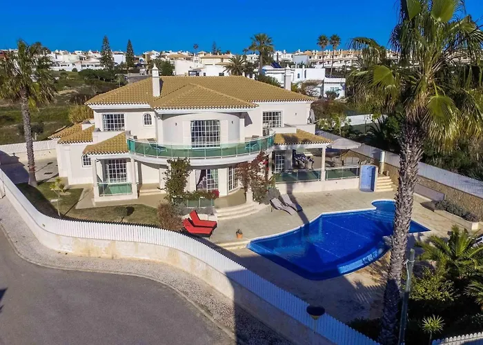 Villa Luxury With Private Pool, Gym & Leisure By Gale Lm25