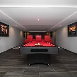 Luxury With Private Pool, Gym & Leisure By Gale Lm25