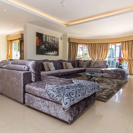 Luxury With Private Pool, Gym & Leisure By Gale Lm25 *