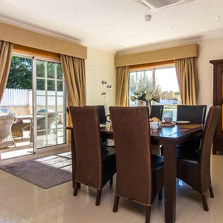 Luxury With Private Pool, Gym & Leisure By Gale Lm25 *