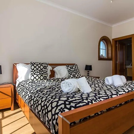 Luxury With Private Pool, Gym & Leisure By Gale Lm25 *