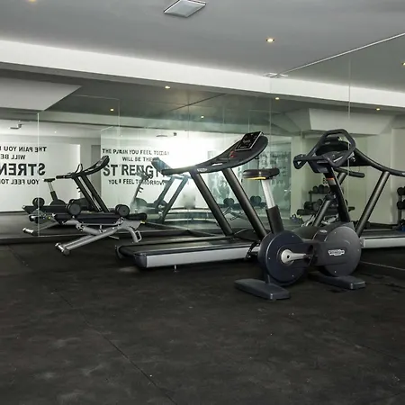 Luxury With Private Pool, Gym & Leisure By Gale Lm25