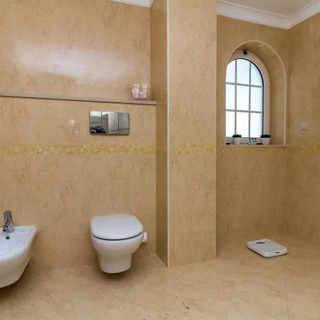 Luxury With Private Pool, Gym & Leisure By Gale Lm25
